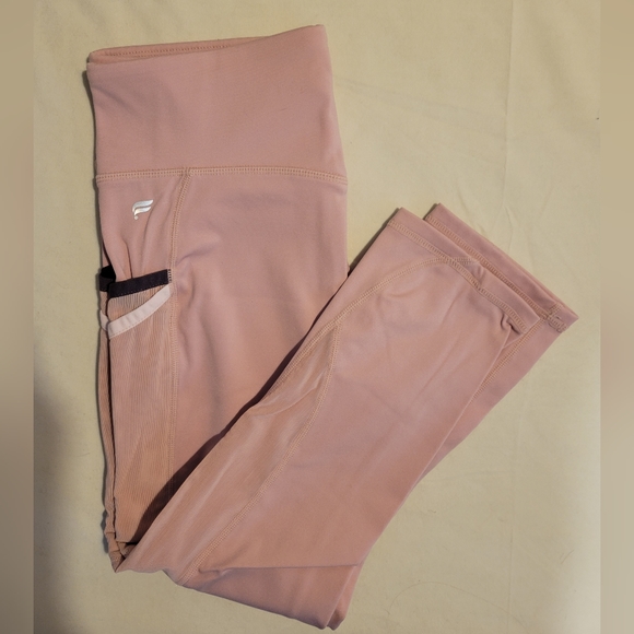 Fabletics - Trinity Mid-rise Pocket Crop Lehgings - Picture 1 of 3
